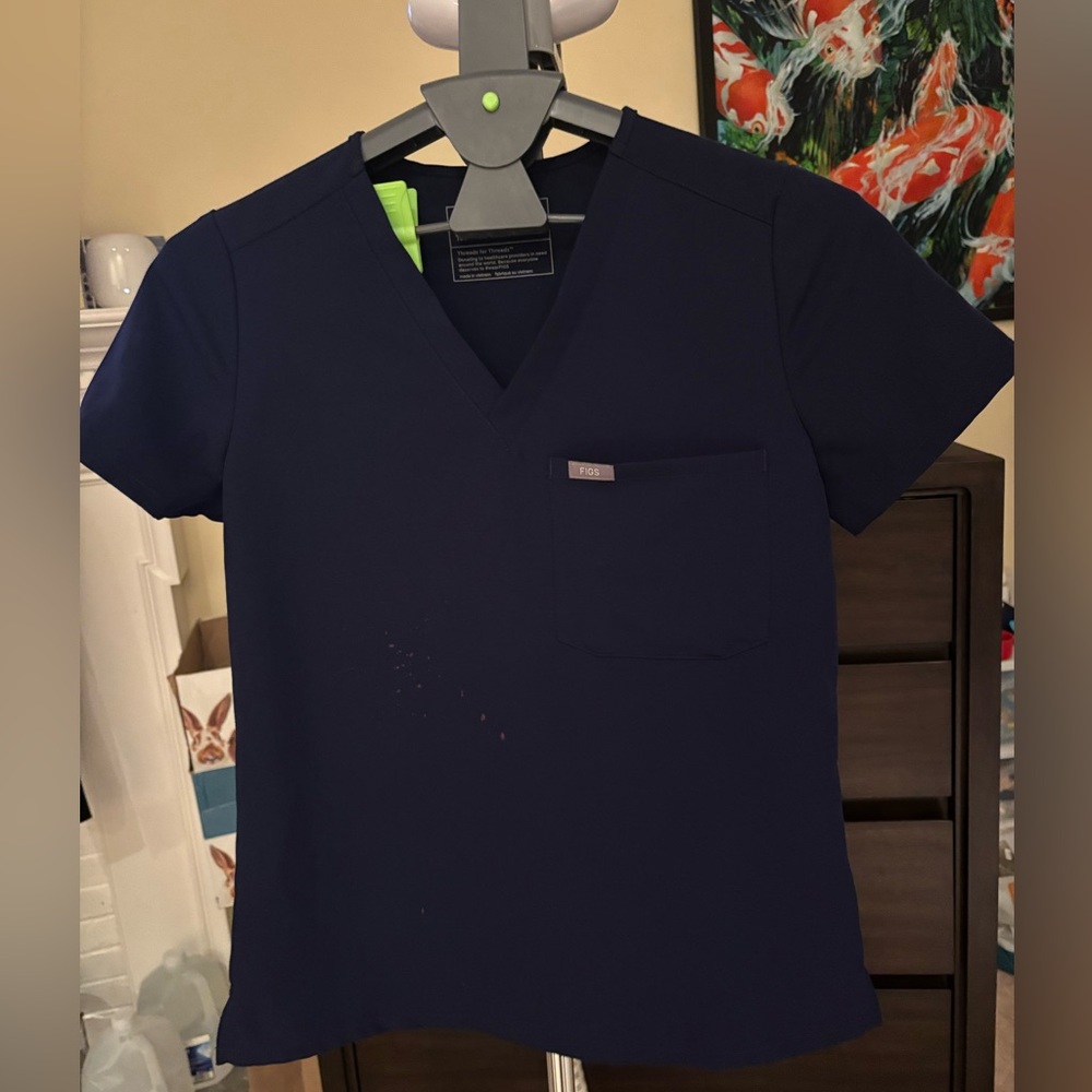 Figs Deep Blue V-Neck Scrub Top (XS) + ScrubStar Deep Blue Top/Joggers XS)
